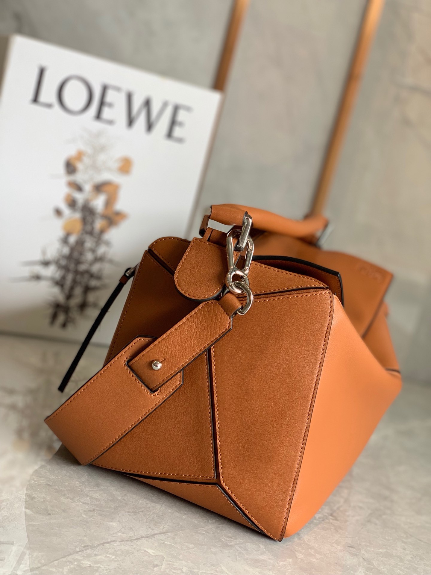 Loewe Large Puzzle Bag in Classic Calfskin Warm Desert